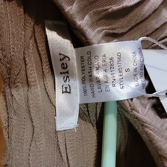 NWT DRESS - Picture 10 of 11